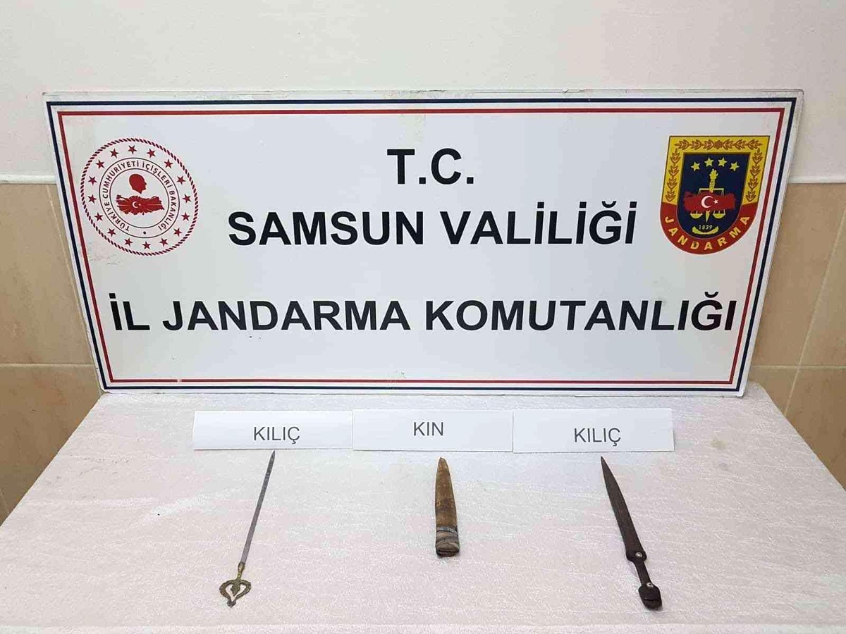 Tarihi eserleri satmaya çalışırken yakalandı