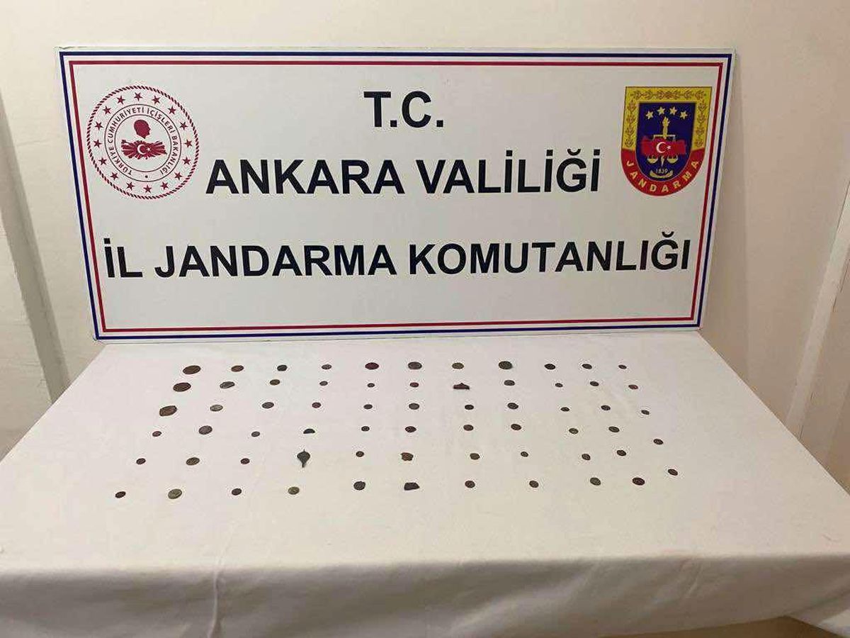 Ankara\'da çeşitli dönemlere ait olduğu tespit edilen 65 adet sikke ele geçirildi