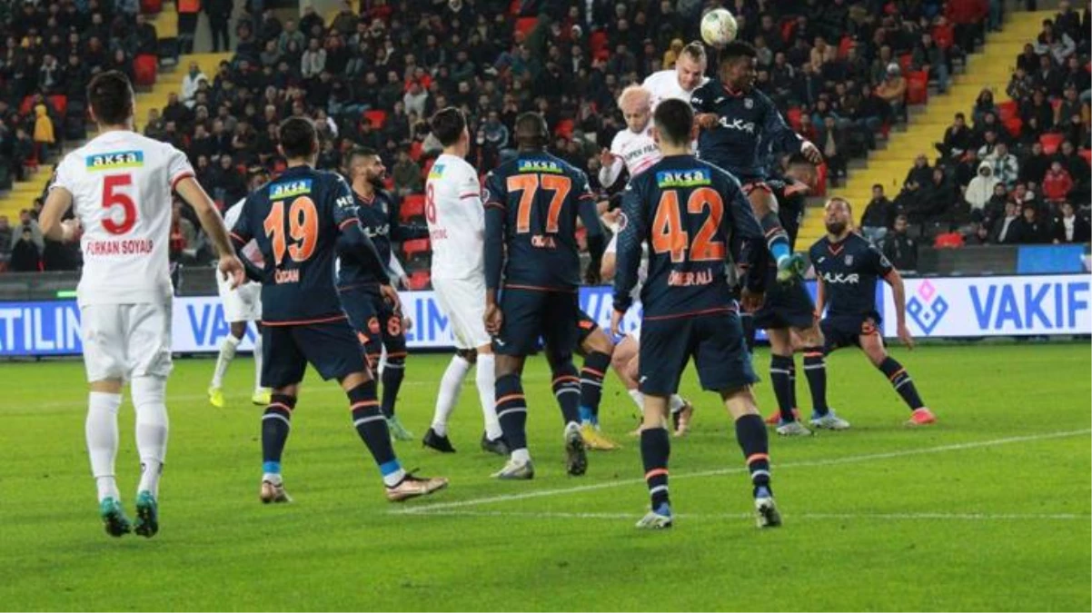 Başakşehir, deplasmanda Gaziantep FK ile 1-1 berabere kaldı