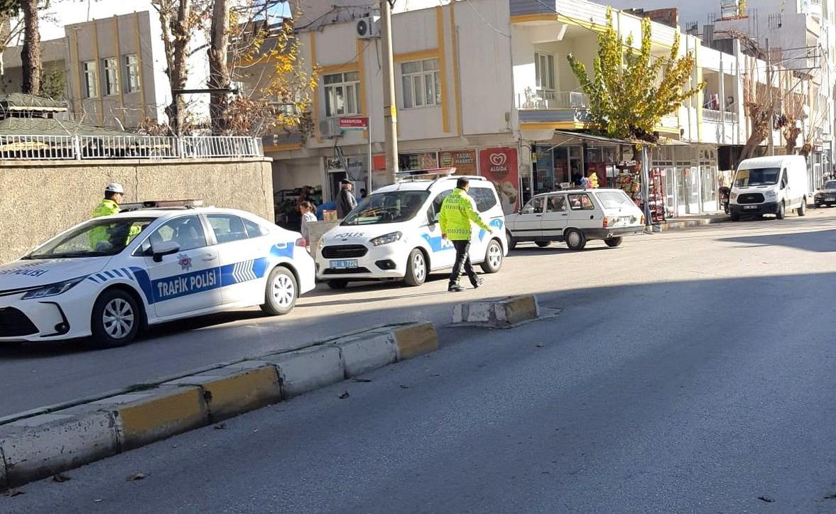 Bisiklet ile hafif ticari araç çarpıştı: 1 yaralı