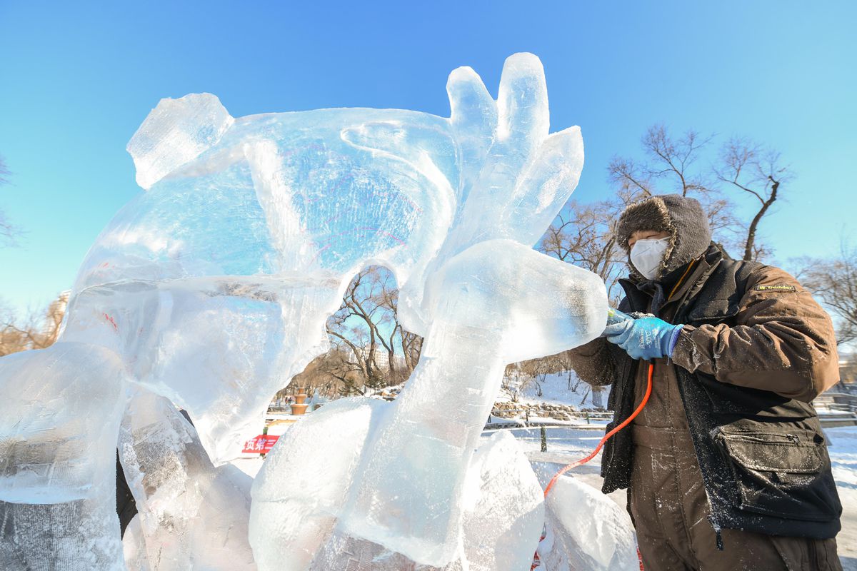 Çin\'in Harbin Kentinde Buz Heykeli Yarışması Düzenlendi