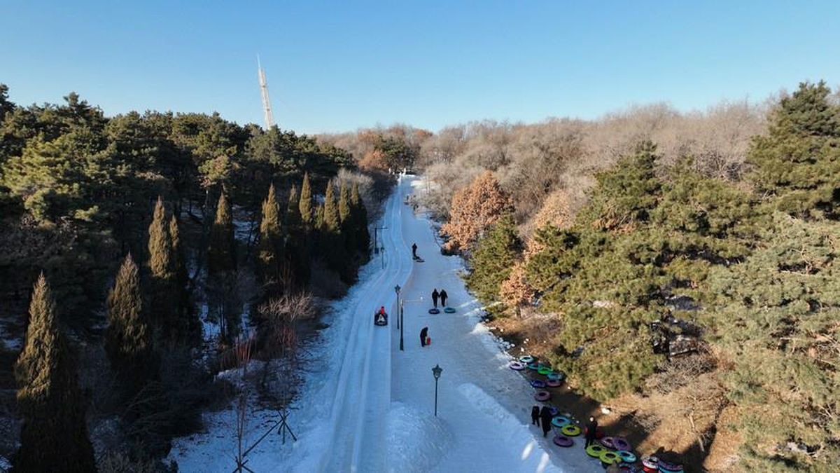 Çin\'in Liaoning Eyaletinde Kar ve Buz Etkinlikleri ile Kış Turizmi Destekleniyor
