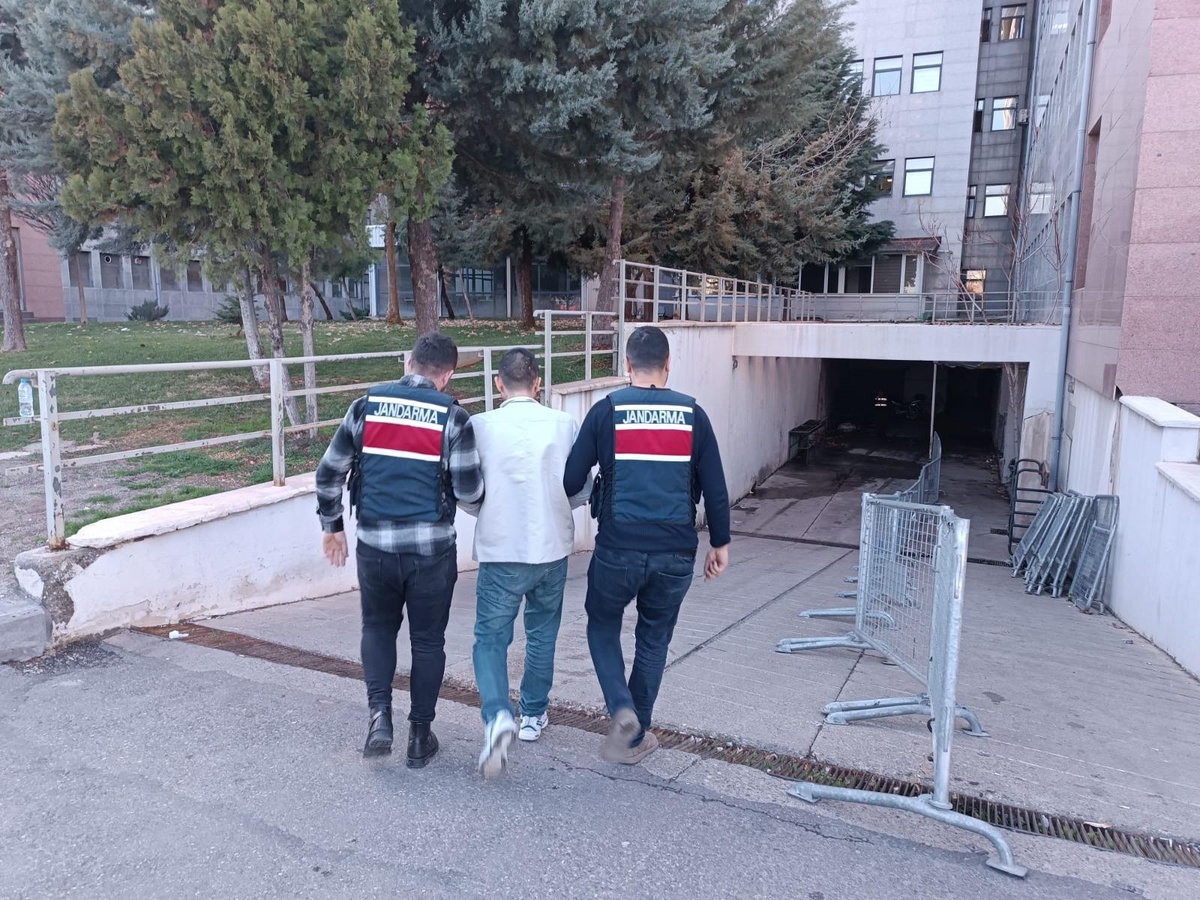 Gaziantep\'te uyuşturucu ve kaçakçılık operasyonunda 50 şüpheli yakalandı