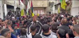 İsrail tarafından vurularak öldürülen Filistinli gencin cenazesi