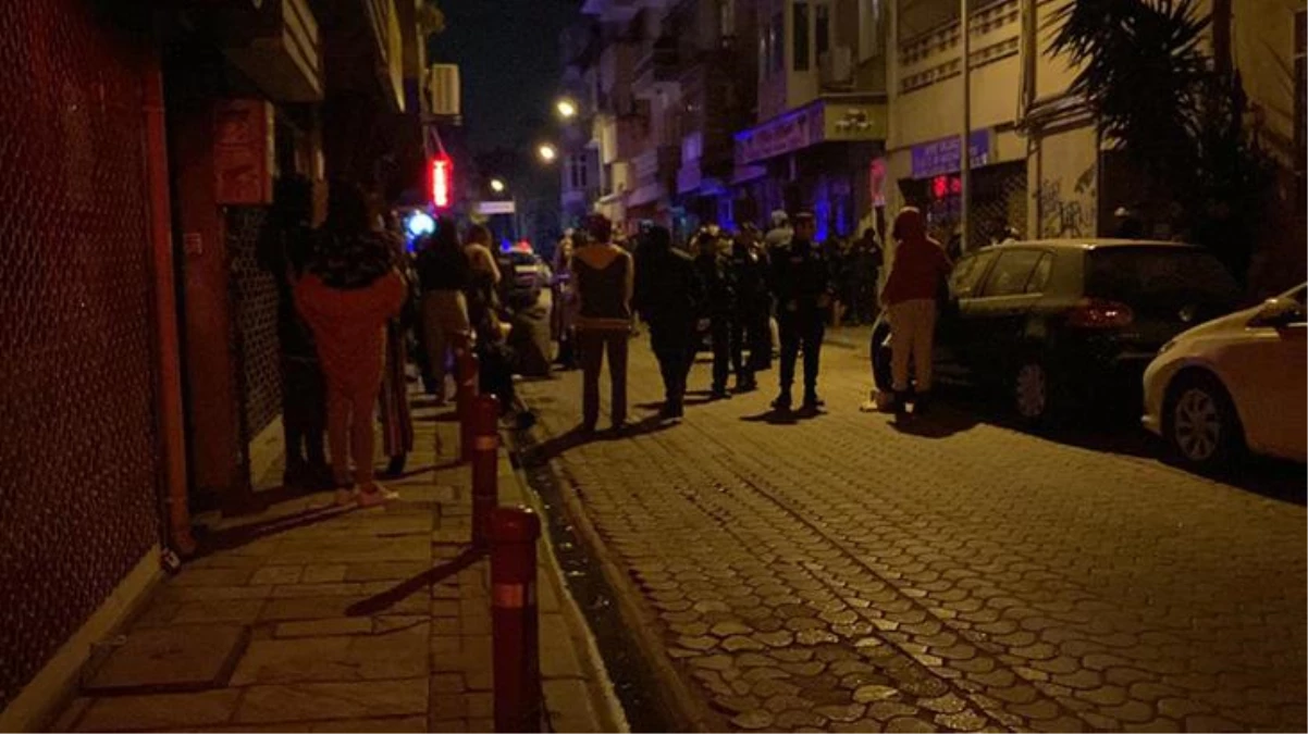 İzmir\'de korkunç olay! Boğazından bıçaklanarak öldürülen trans kadının çığlıkları mahalleyi inletti