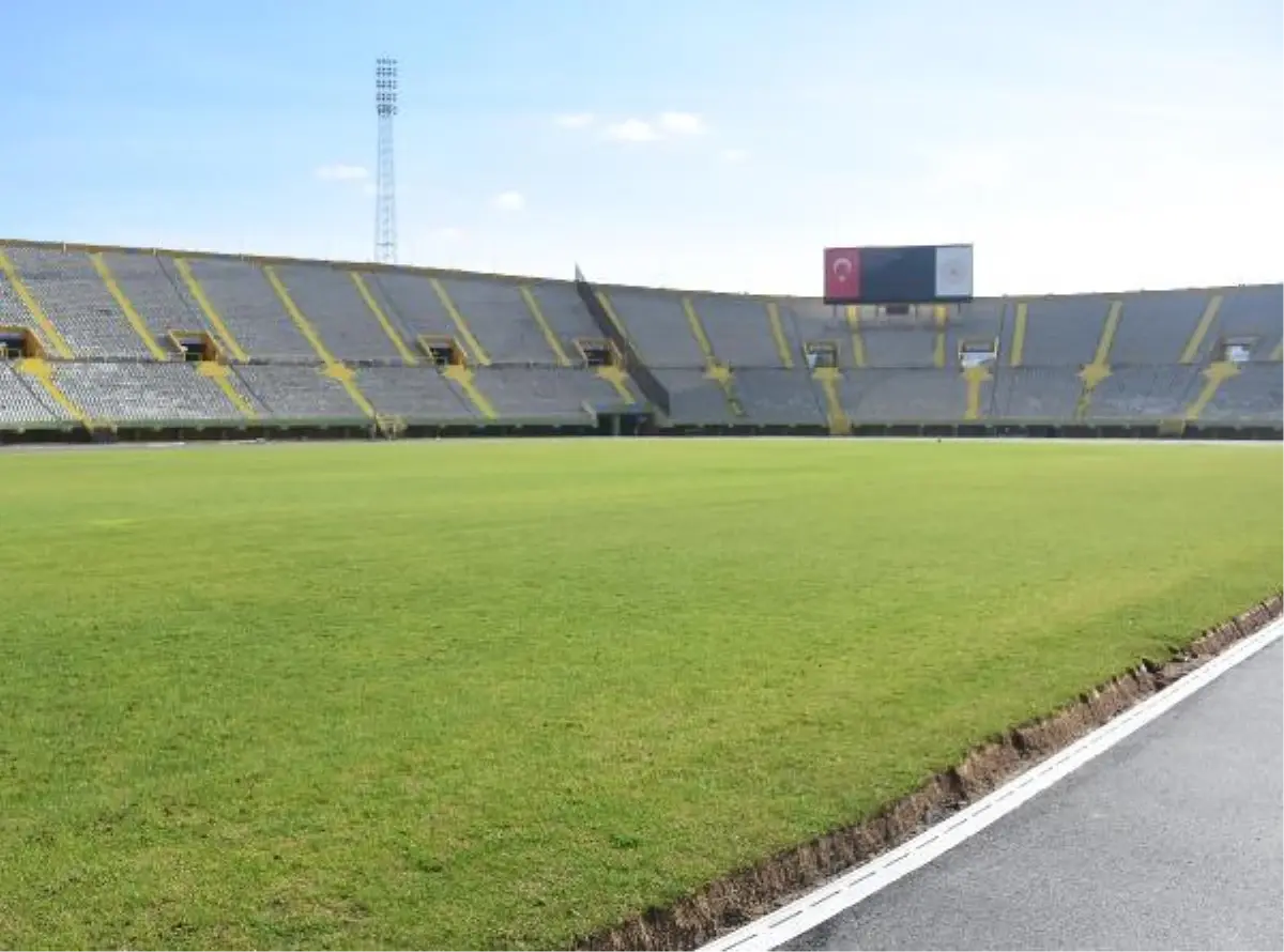 İzmir\'in emektar stadı amatörlere emanet