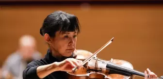 Japon violist Naoko Shimizu, Ahmet Adnan Saygun'un eserini seslendirecek