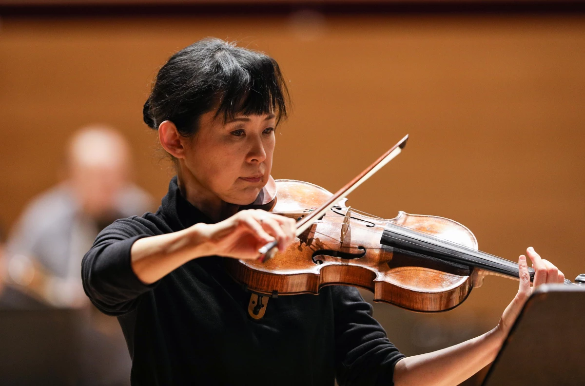 Japon violist Naoko Shimizu, Ahmet Adnan Saygun\'un eserini seslendirecek