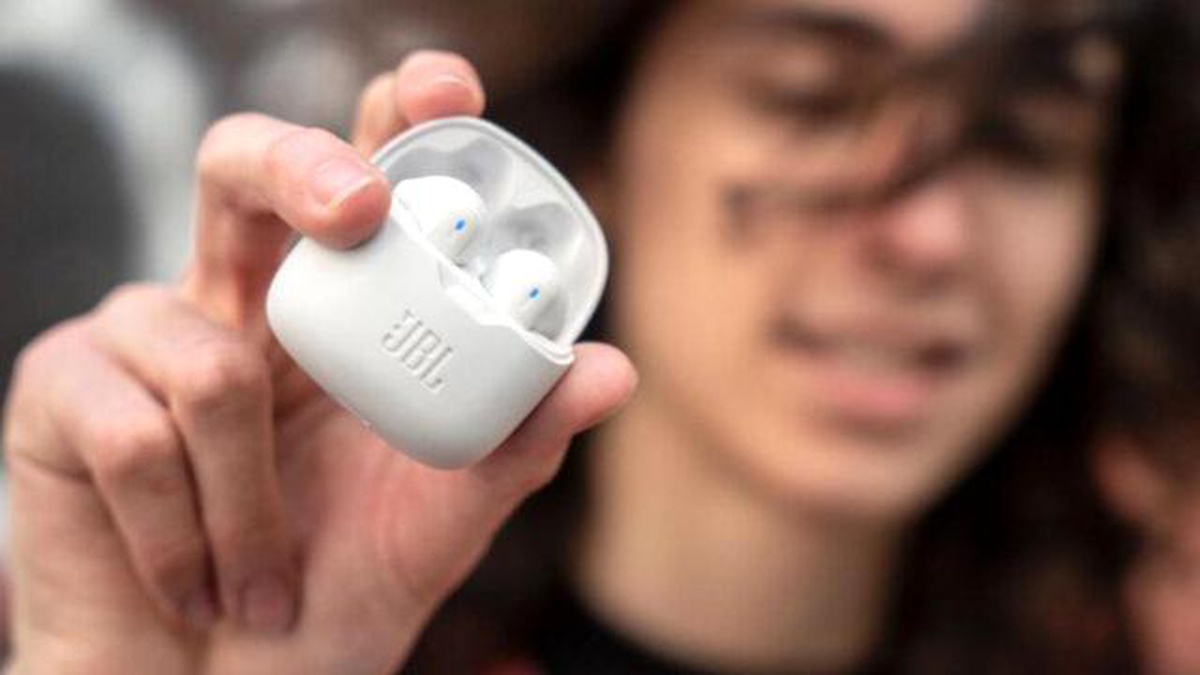JBL, sevilen kulaklıklarını yeniledi! İşte yenilenen Tune ve Vibe serisi!