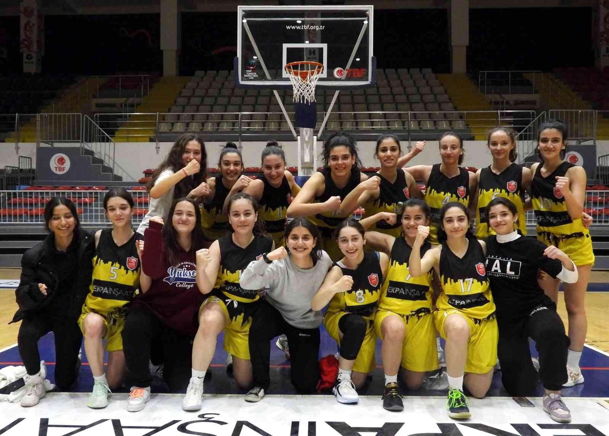 Kepez\'in kız basket takımı kupaya yaklaştı