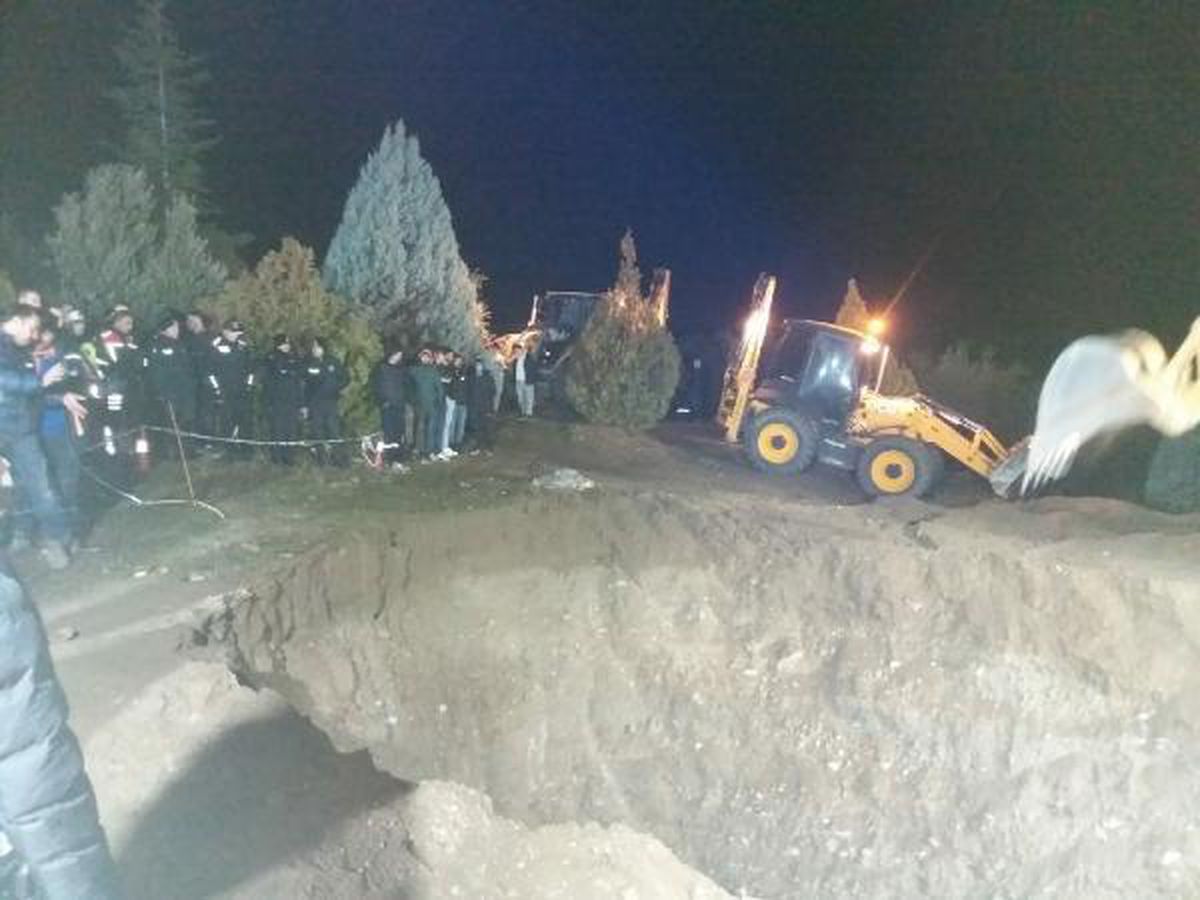 Baba-oğlu kurtarma çalışmalarında beşinci saat geride kaldı