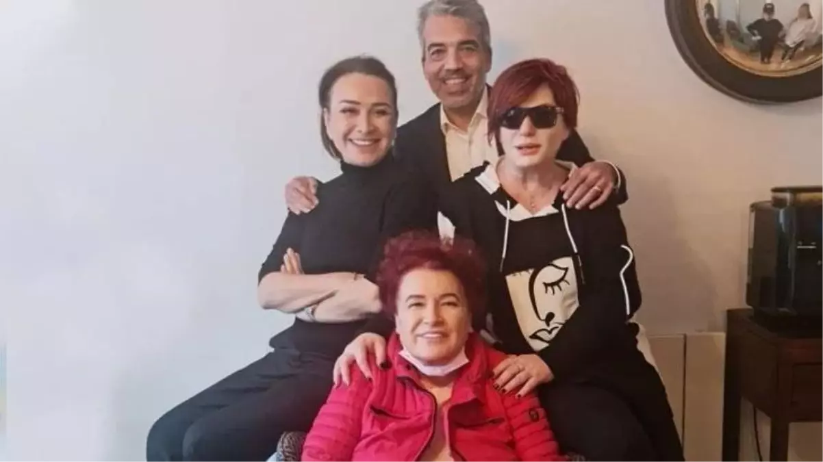 Paylaştığı fotoğrafa filtre uygulayan Emel Müftüoğlu, Selda Bağcan\'ı tanınmayacak hale getirdi: Photoshopu abartınca lise yıllarına dönmüş