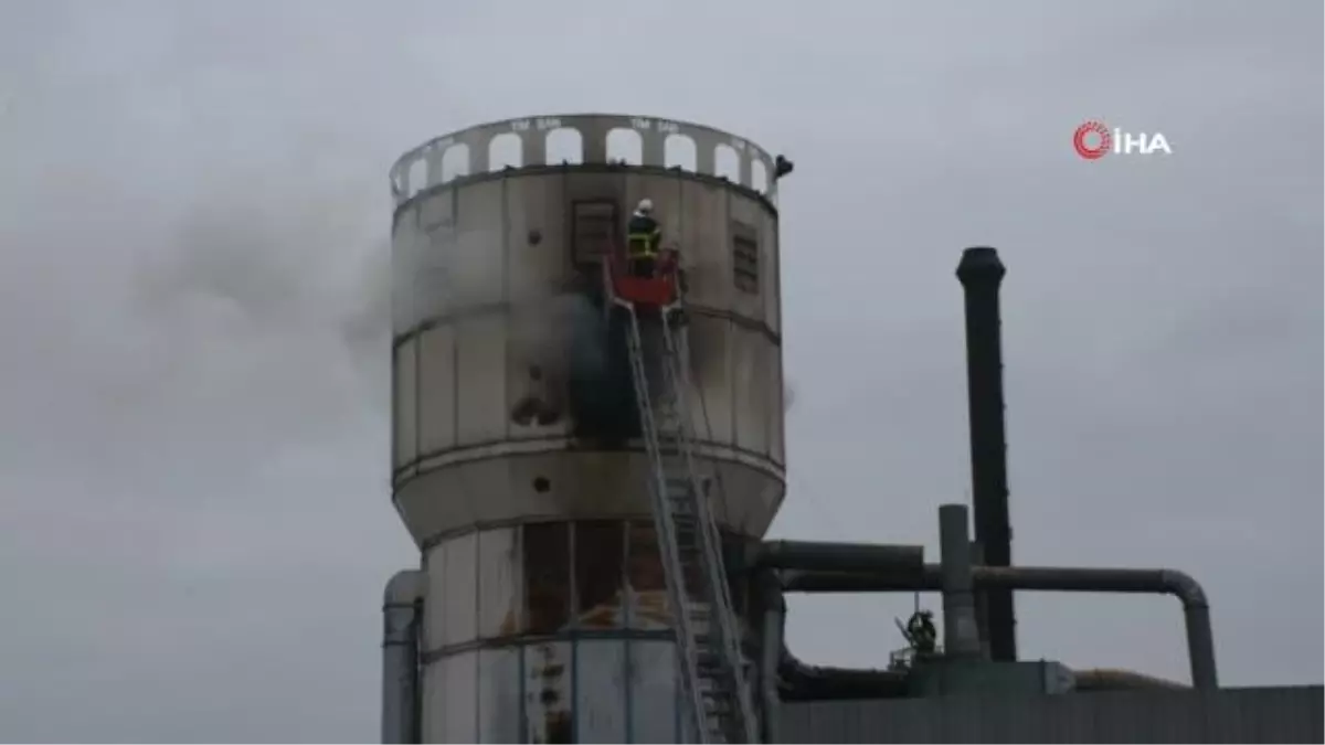 Sunta fabrikasında çıkan yangın paniğe neden oldu