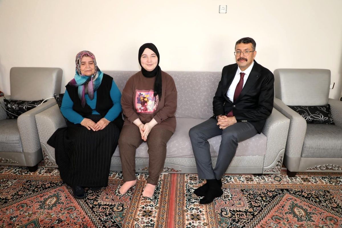Vali Ali Çelik sorunu çözdü, Gülay\'a araç tahsis edildi