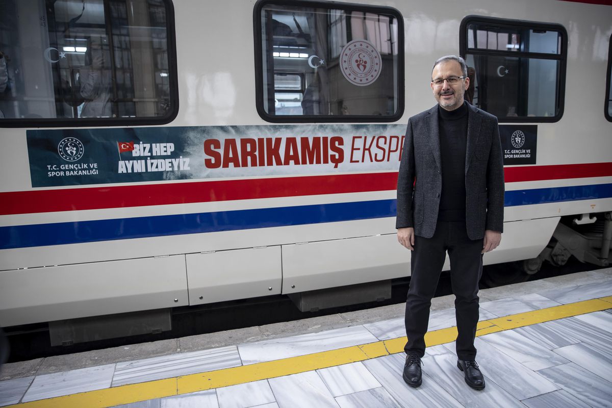 Bakan Kasapoğlu\'nun da bulunduğu Sarıkamış Ekspresi, Ankara\'dan hareket etti
