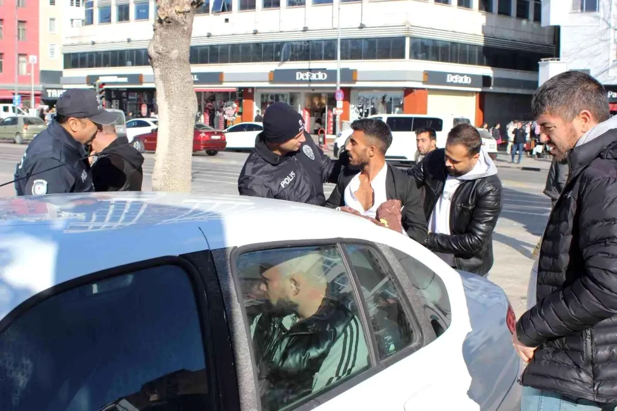 Bir kişiyi yaralanan şüpheliler kıskıvrak yakalandı