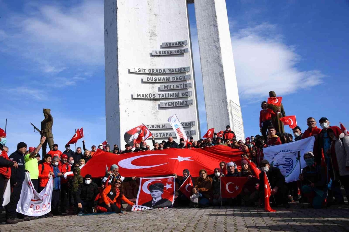 Bozüyük\'te 15. Geleneksel Metristepe Zafer ve Şehitleri Anma Yürüyüşü