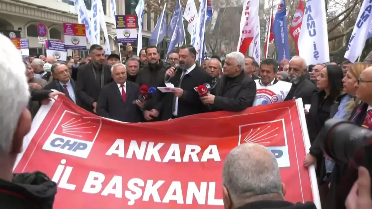 CHP\'den Emeklı ve Memur Maaş Zammı Protestosu: "Emeklinin, Memurun, İşçinin Sofrasından Kepçeyle Alan İktidar Söz Konusu Ücret Zammı Olduğunda...