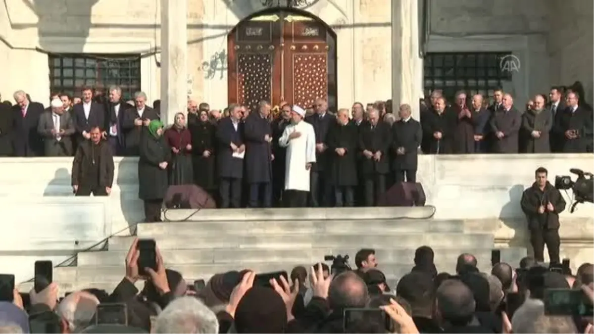 Cumhurbaşkanı Erdoğan, restorasyonu tamamlanan Yeni Camii\'yi yeniden ibadete açtı