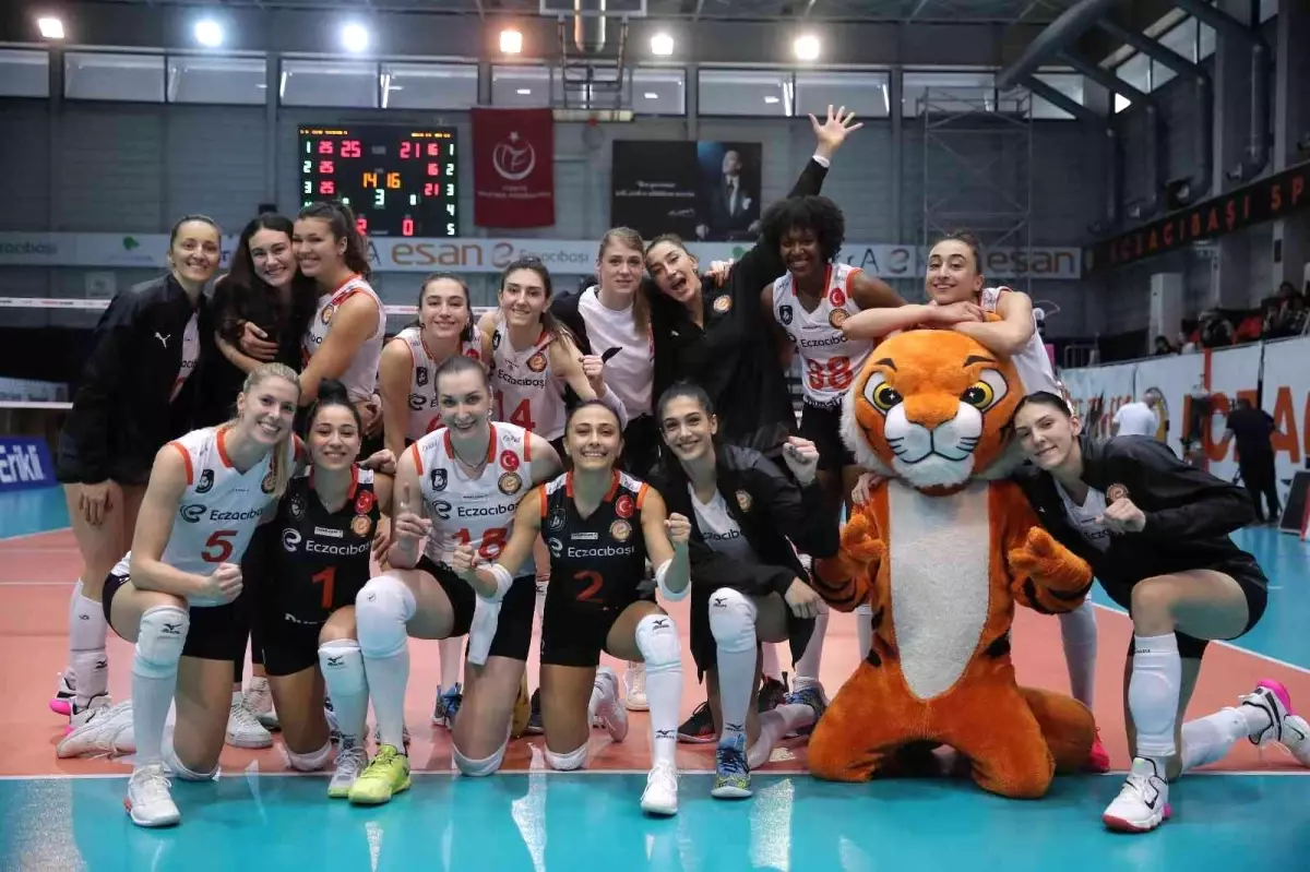 Eczacıbaşı Dynavit, namağlup liderliğini sürdürdü