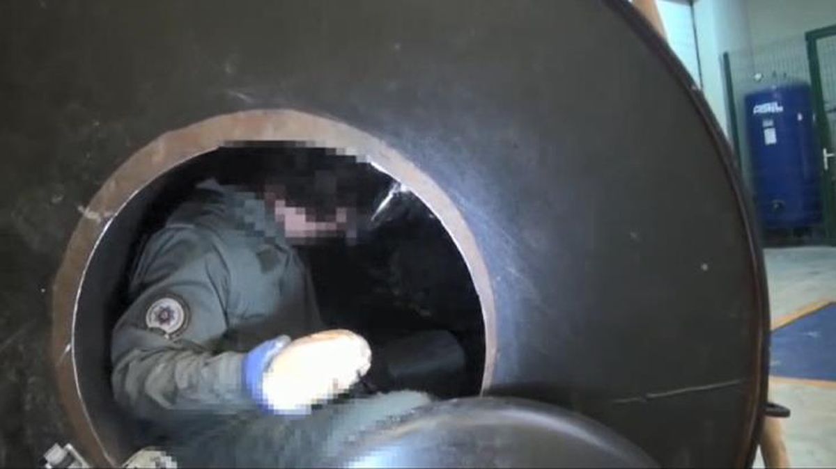 Ekiplerden nefes kesen operasyon! Tırın dorsesindeki ekmek fırınından 112,5 kilogram uyuşturucu madde çıktı