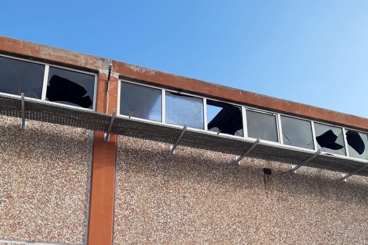 İzmir\'de boya fabrikasında patlama: 5 yaralı