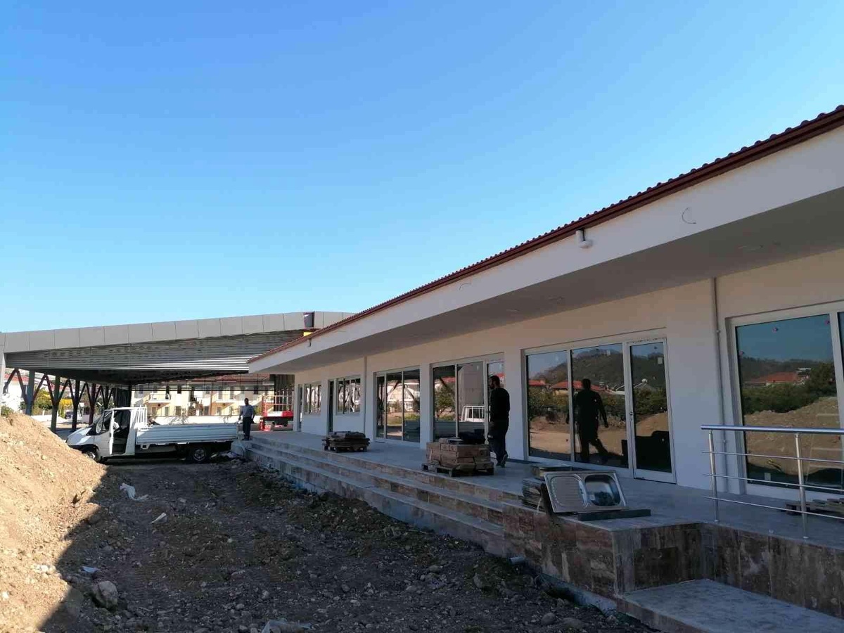 Kemer Belediyesi\'nden Çamyuva\'ya kapalı pazar yeri