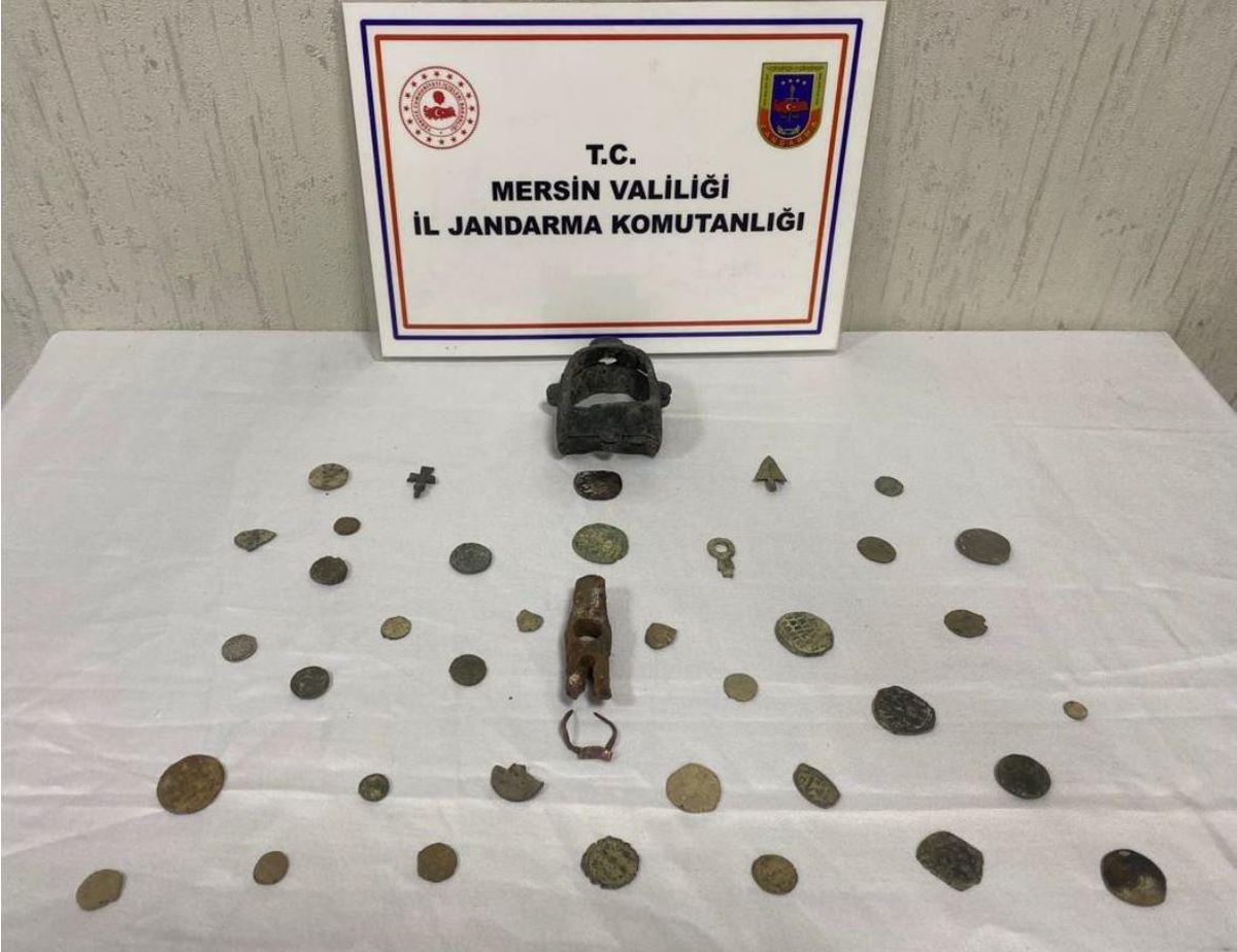 Mersin\'de 40 sikke ve obje ele geçirildi