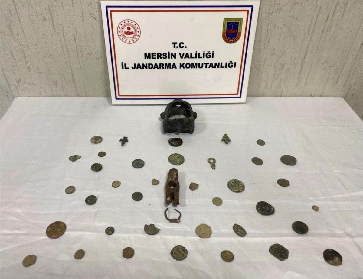 Mersin\'de Roma ve Bizans dönemine ait 40 sikke ele geçirildi