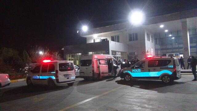 Mersin'de Şehirler Arası Otobüs Terminali'nde el bombası iddiası paniğe neden oldu Mersin'de Şehirler Arası Otobüs Terminali'nde el bombası iddiası paniğe neden oldu