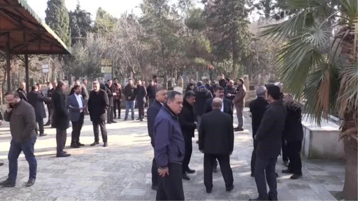 ŞANLIURFA - "Kudüs Şairi" Mehmet Akif İnan, mezarı başında anıldı