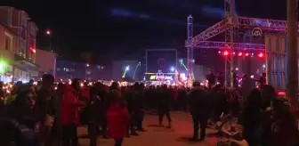 Sarıkamış şehitleri anısına meşaleli yürüyüş yapıldı (2)