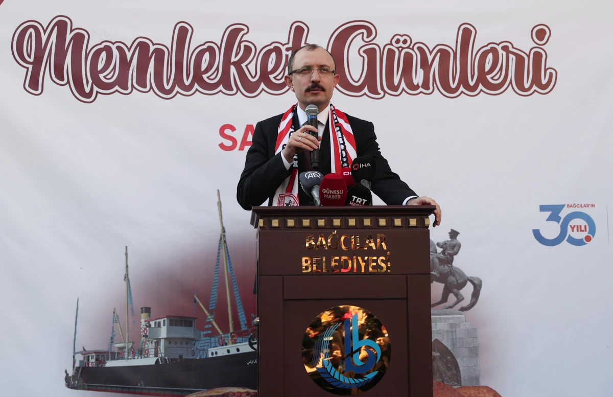 Ticaret Bakanı Mehmet Muş, Bağcılar\'da vatandaşlarla bir araya geldi