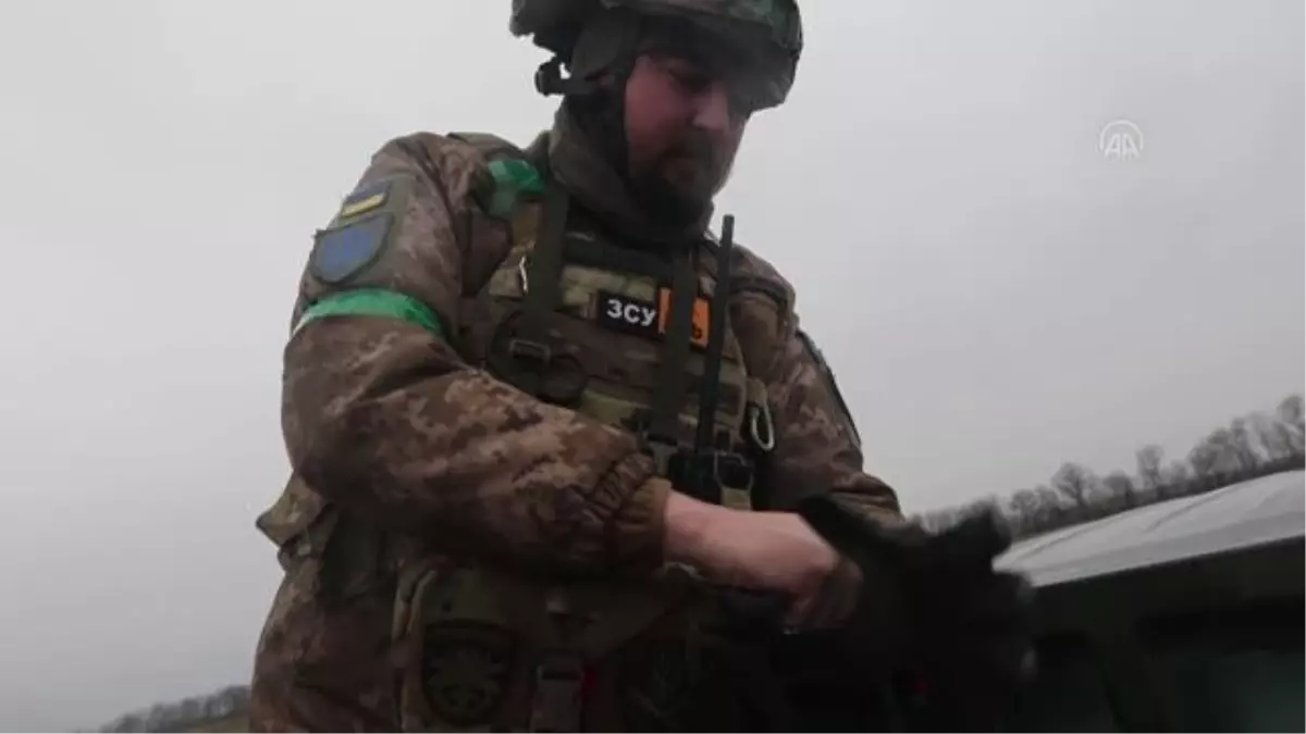 Ukrayna Ordusu askerlerinin siperlerde bekleyişi sürüyor