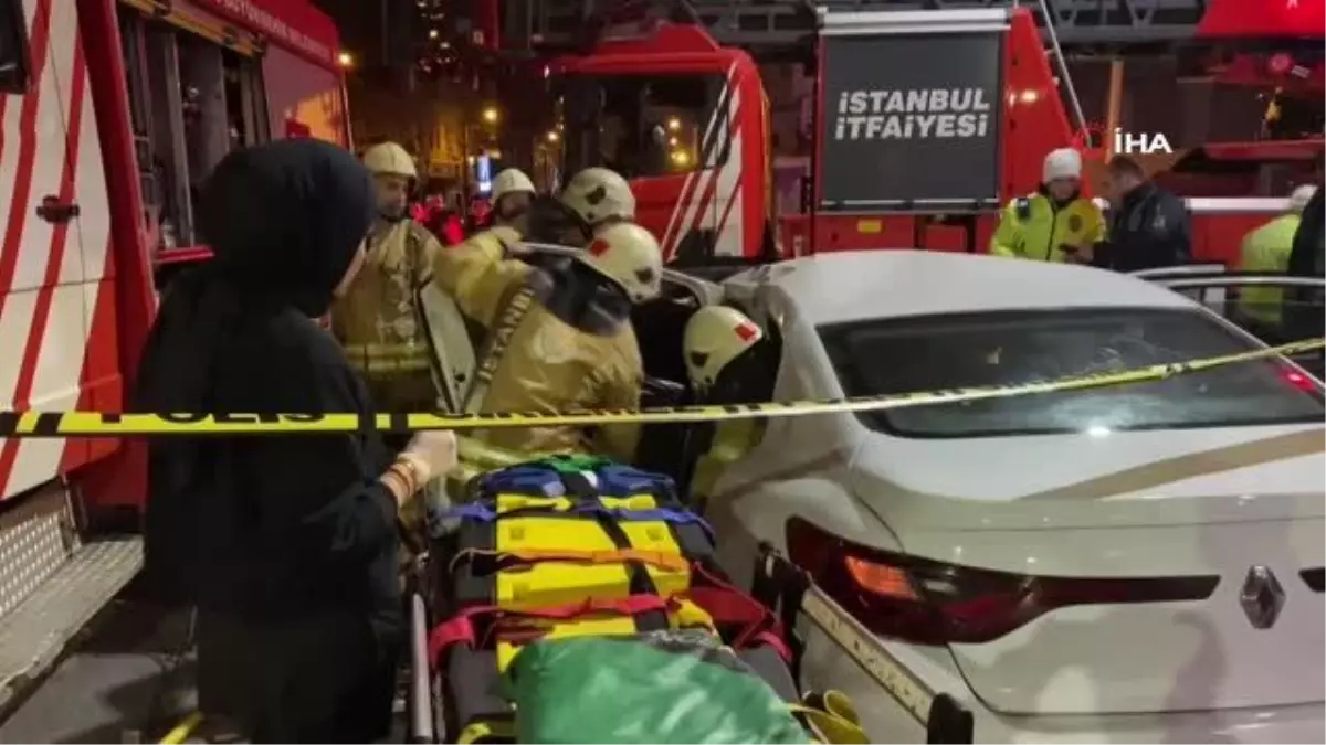 Zeytinburnu\'nda tramvay ve otomobilin çarpıştığı kazanın görüntüleri ortaya çıktı