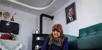 Zülfiye nine, dualar eşliğinde hazırladığı yaprak sarmalarını ikram etmek için Cumhurbaşkanı Erdoğan'ı bekliyor