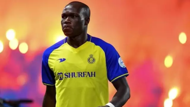 Al Nassr'a veda etti! Ronaldo'nun gidişiyle tahtı sallanan Aboubakar Fenerbahçe yolunda Al Nassr'a veda etti! Ronaldo'nun gidişiyle tahtı sallanan Aboubakar Fenerbahçe yolunda