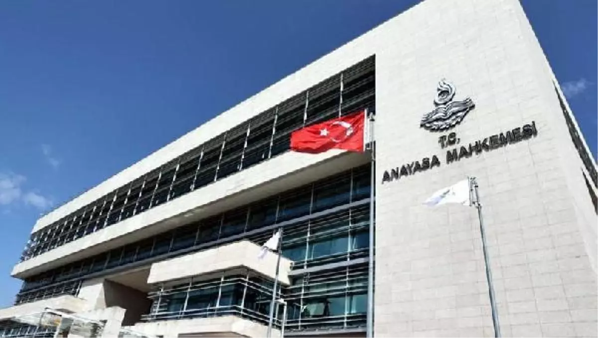 Avukata 'dolandırıcı' diyen sanığa hapis cezasına AYM'den hak ihlali kararı