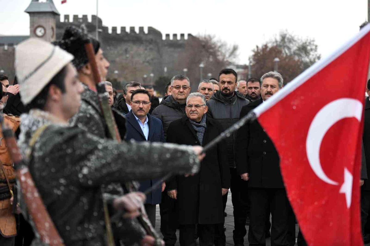 Başkan Büyükkılıç, Vali Çiçek ile birlikte Sarıkamış Şehitlerini Anma Programı\'na katıldı