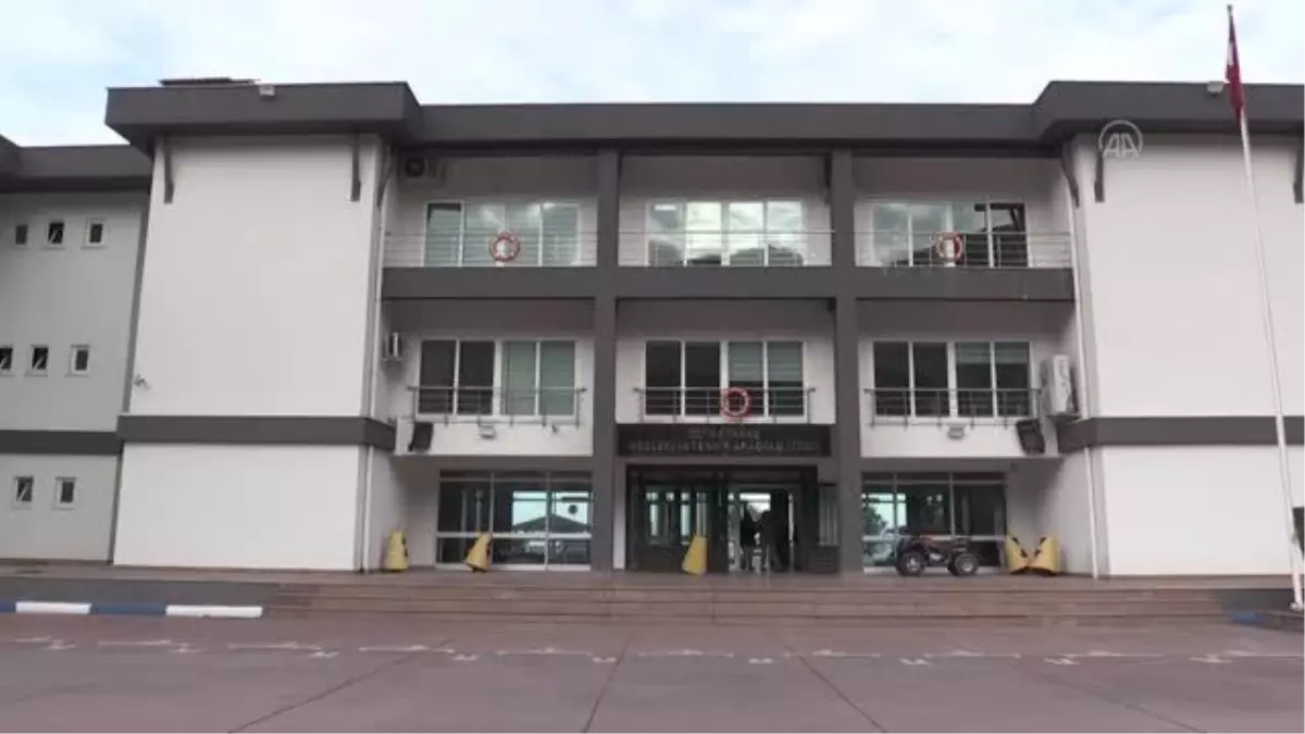 Denizcilik lisesi öğrencileri fiber tekne üretti