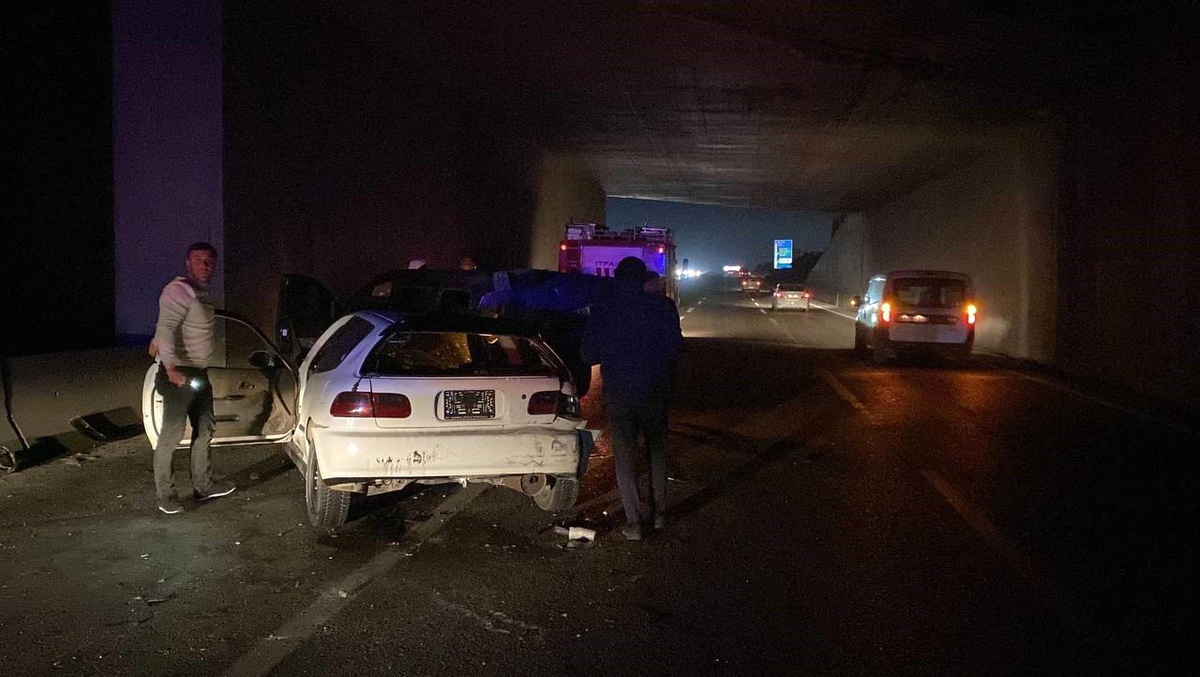 Gebze\'de iki otomobil çarpıştı: 1 yaralı