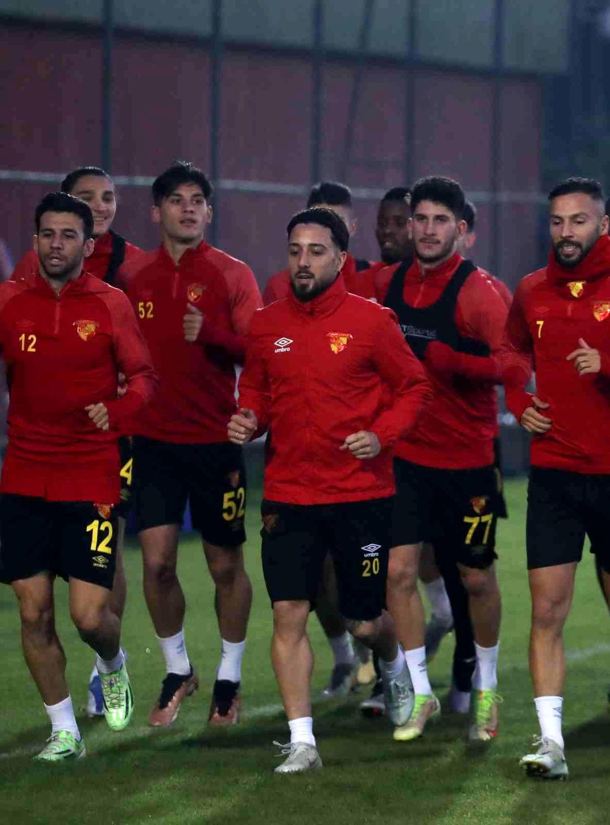 Göztepe, ikinci devre hazırlıklarına devam ediyor