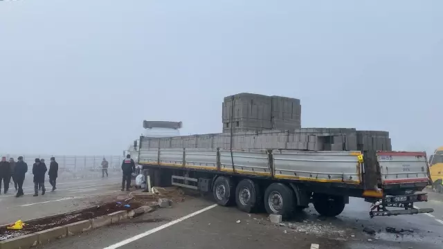 12 aracın karıştığı kazada 2 kişi öldü, 12 kişi yaralandı