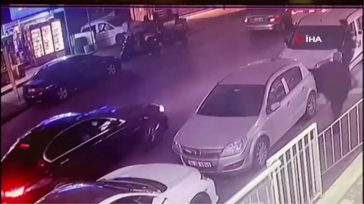 Maltepe'de 2 otomobil kafa kafaya çarpıştı: 1 yaralı