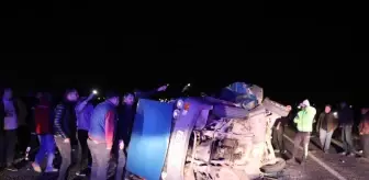 Devrilen otomobildeki 2 kişi öldü, 1 kişi yaralandı