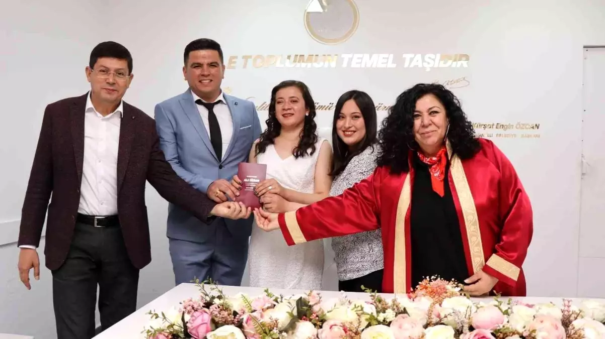 Nazilli\'de 2022 yılında bin 77 çift bir ömre \'evet\' dedi