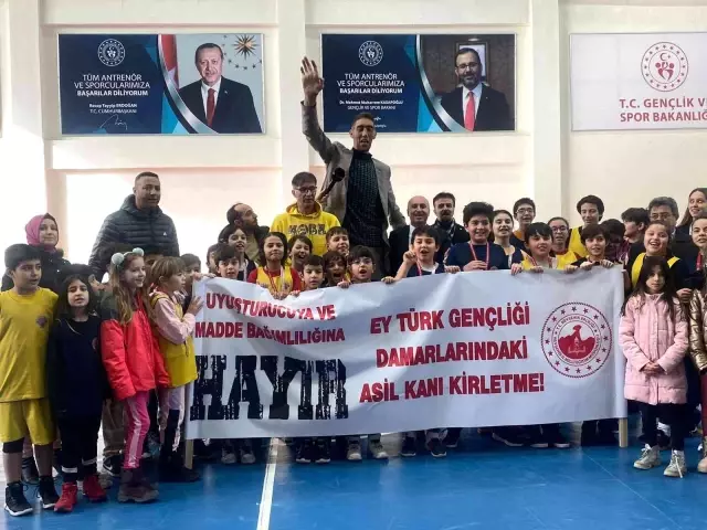 2,5 metre boyuyla dünyanın en uzun insanı olan Sultan, Nevşehir'de: Burada benden daha uzunu var