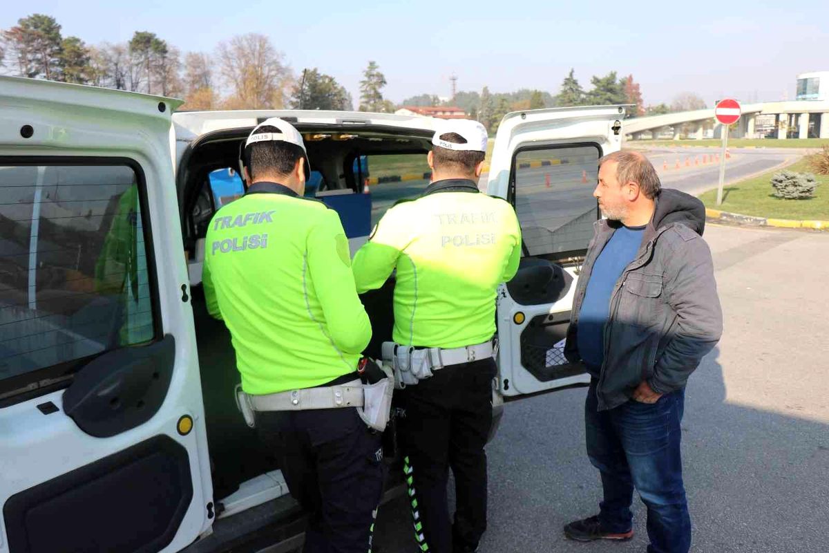 Sakarya\'da bir ayda 550 araç trafikten men edildi