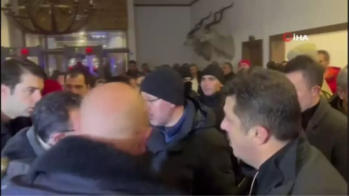 Sarıkamış'ta bir otelde tavan çöktü: 10 yaralı