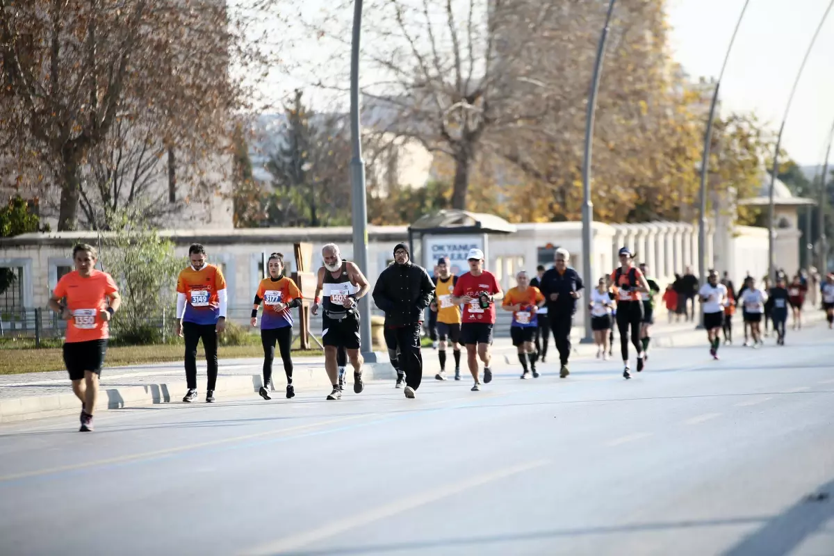 5 Ocak Adana Kurtuluş Yarı Maratonu koşuldu